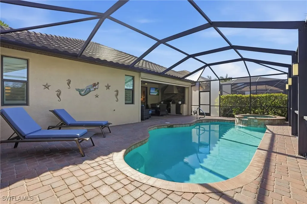 3022 Aviamar Circle Naples FL 34114