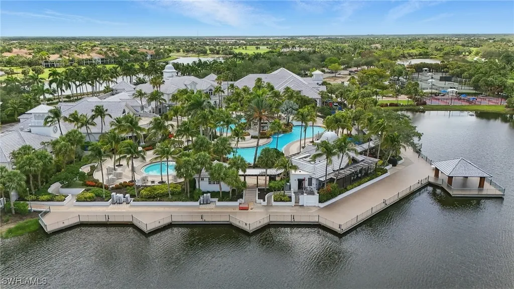 3022 Aviamar Circle Naples FL 34114