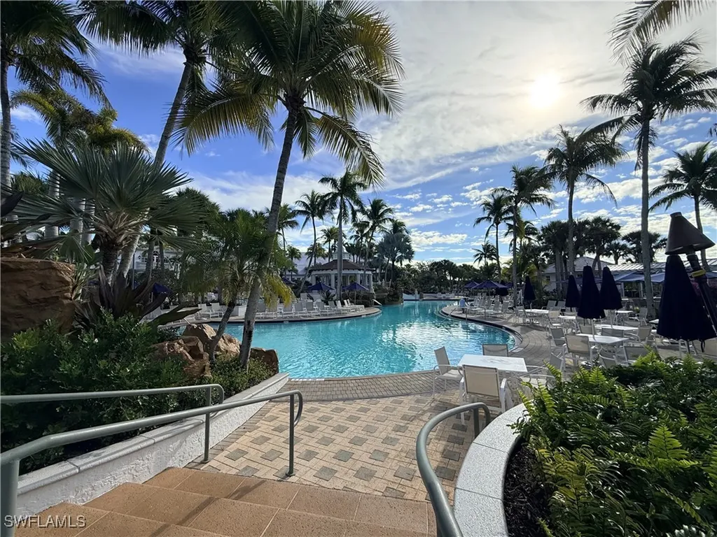 3022 Aviamar Circle Naples FL 34114
