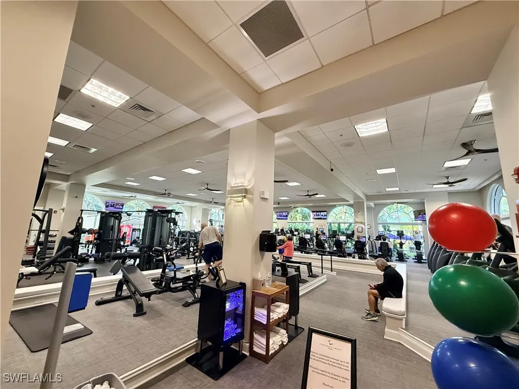 3022 Aviamar Circle Naples FL 34114