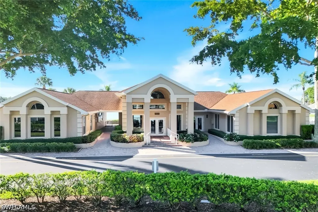 3420 W Crown Pointe Boulevard Naples FL 34112