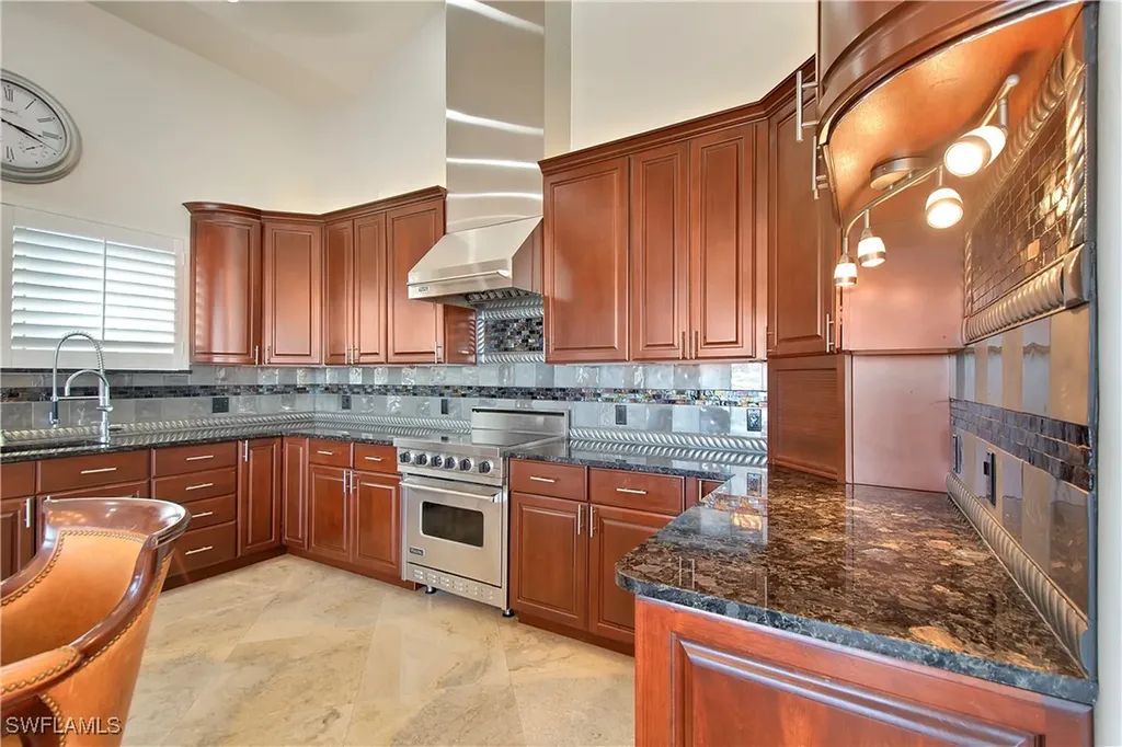 28 Pelican Street W Naples FL 34113