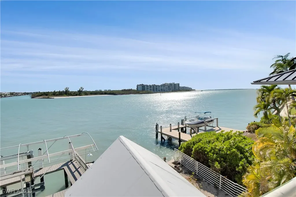 28 Pelican Street W Naples FL 34113