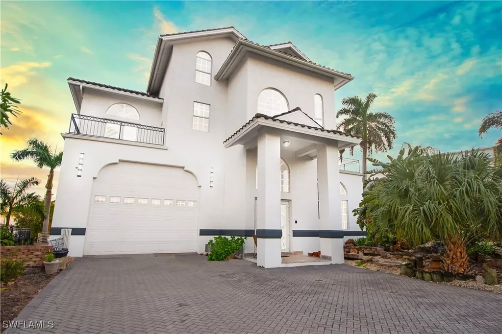 28 Pelican Street W Naples FL 34113