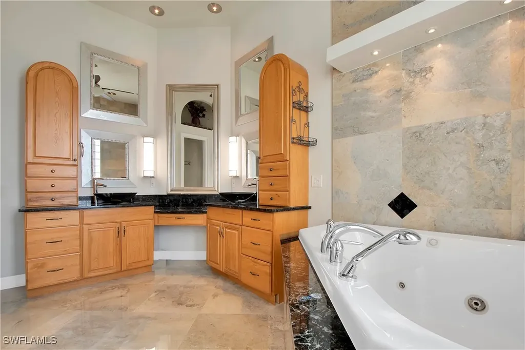 28 Pelican Street W Naples FL 34113