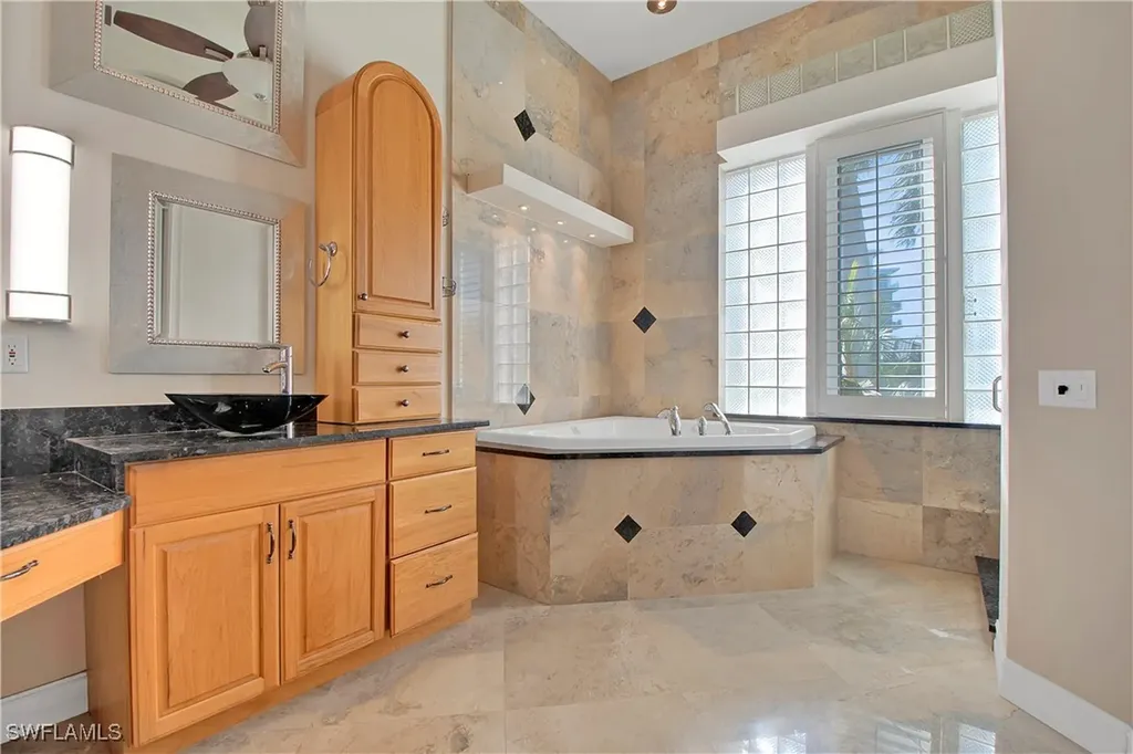 28 Pelican Street W Naples FL 34113