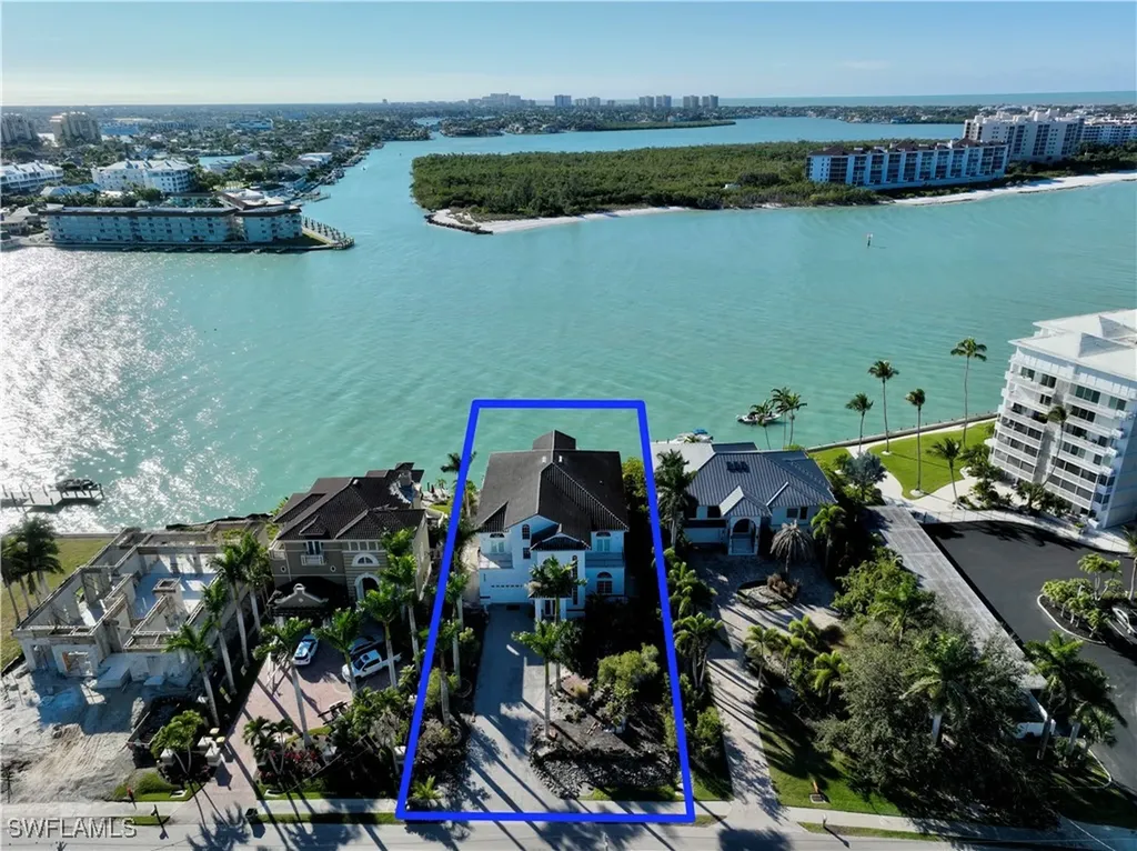 28 Pelican Street W Naples FL 34113