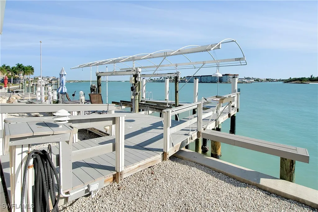 28 Pelican Street W Naples FL 34113