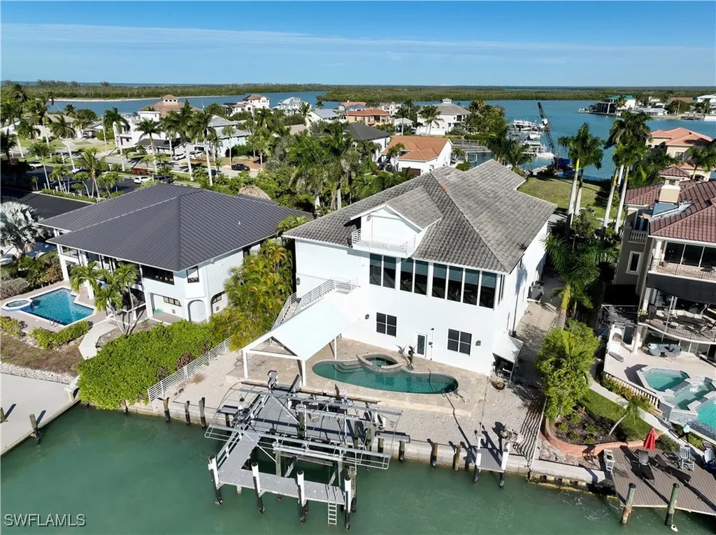 28 Pelican Street W Naples FL 34113
