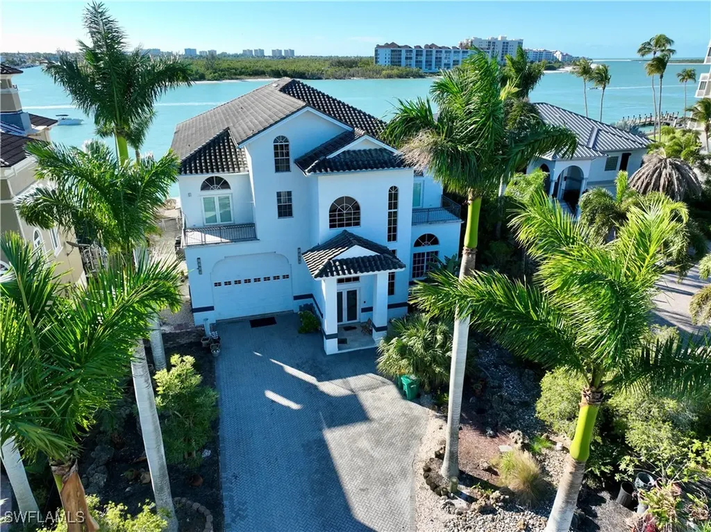 28 Pelican Street W Naples FL 34113