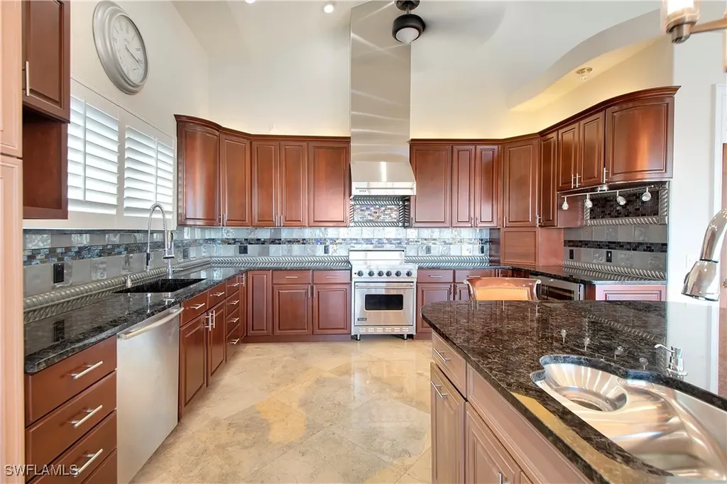 28 Pelican Street W Naples FL 34113