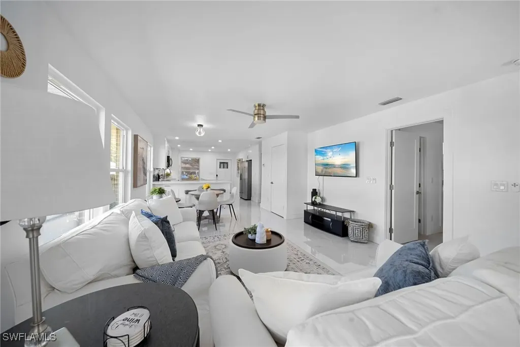 2858 Arbutus Street Naples FL 34112