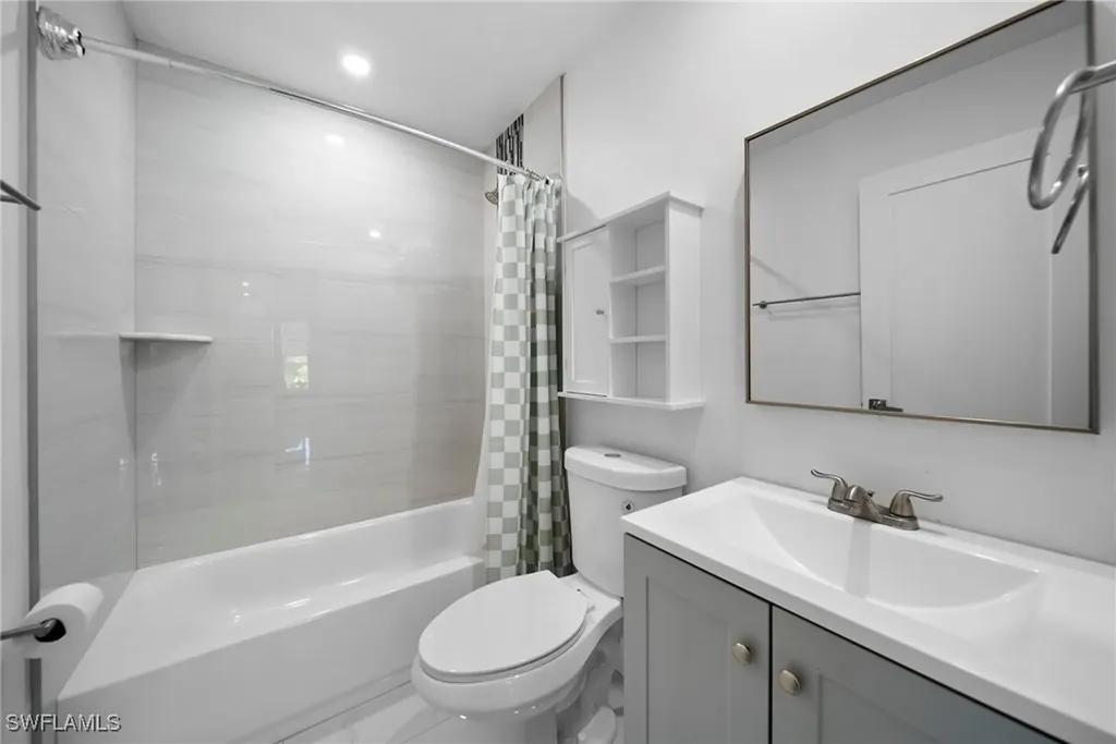 2858 Arbutus Street Naples FL 34112