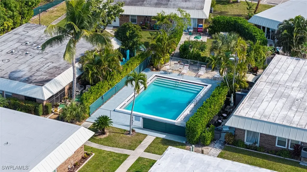2858 Arbutus Street Naples FL 34112