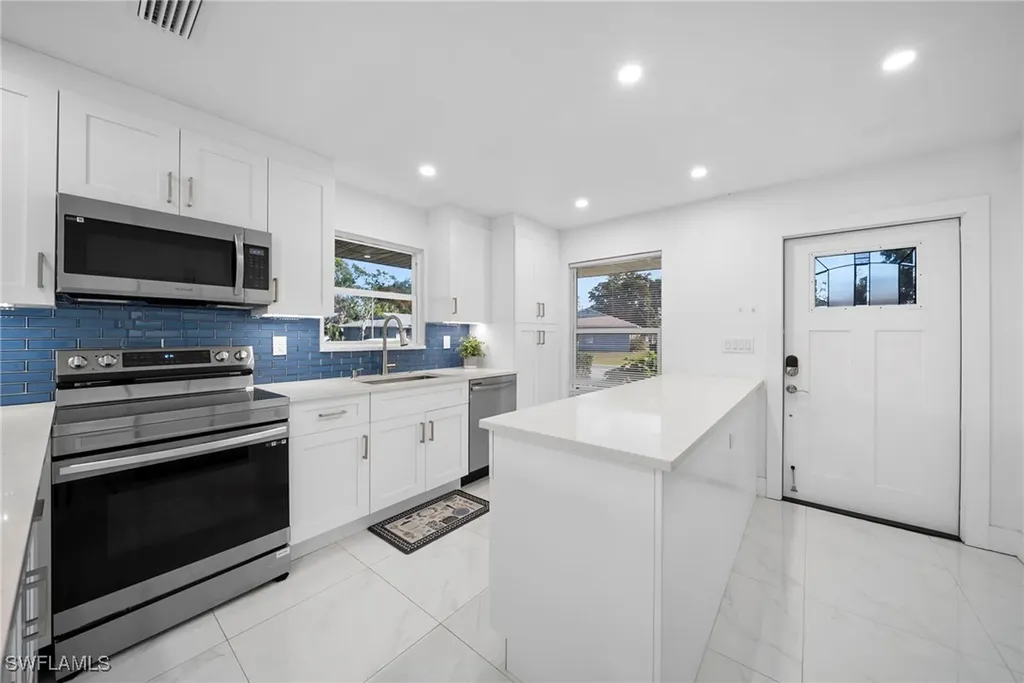 2858 Arbutus Street Naples FL 34112
