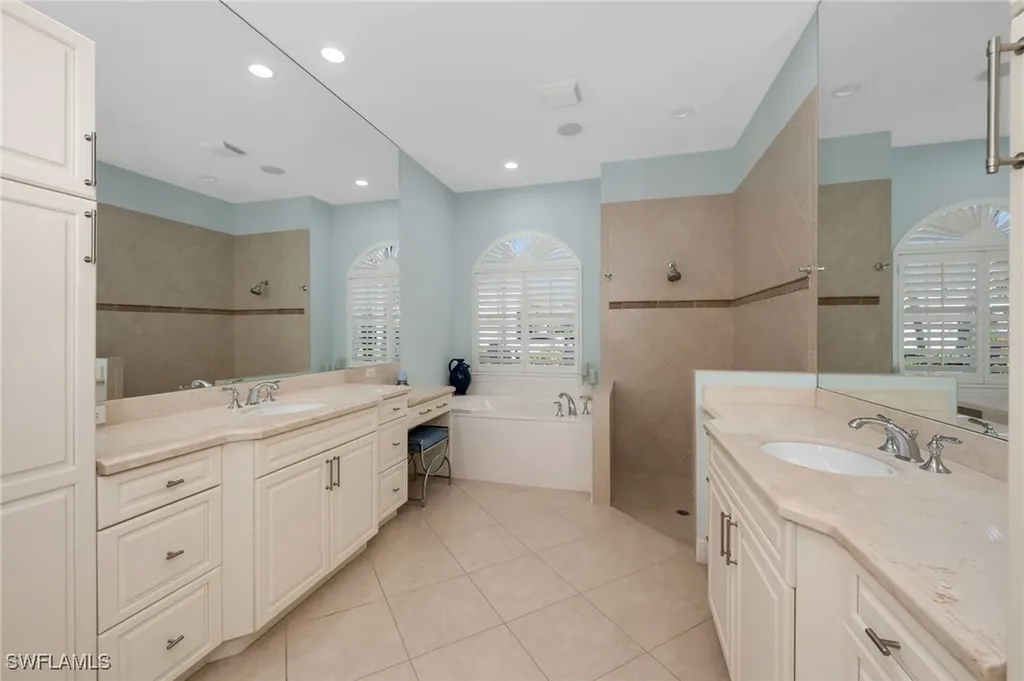 4967 Rustic Oaks Circle Naples FL 34105