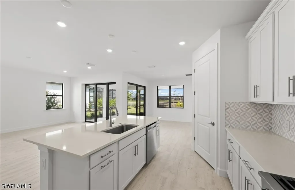 2072 Freemont Way Naples FL 34120
