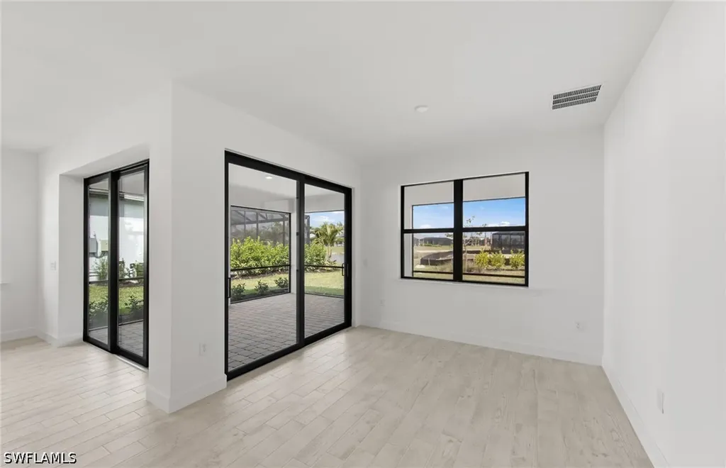 2072 Freemont Way Naples FL 34120