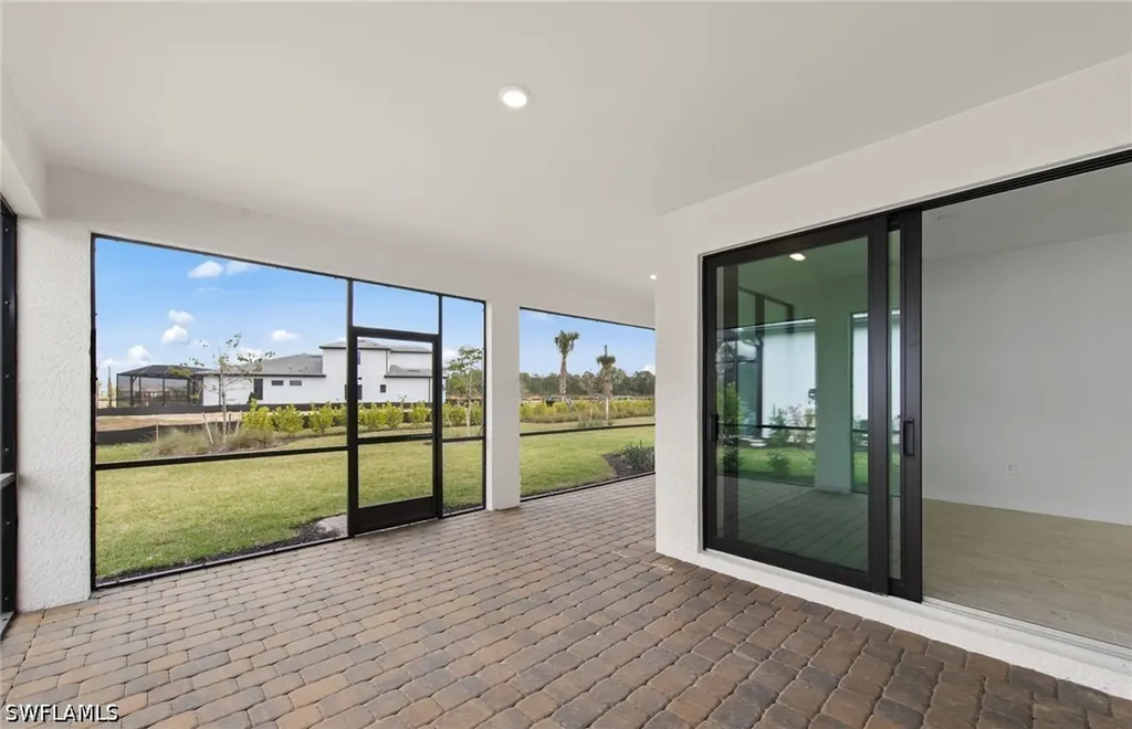 2072 Freemont Way Naples FL 34120
