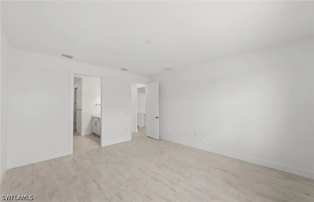 2072 Freemont Way Naples FL 34120
