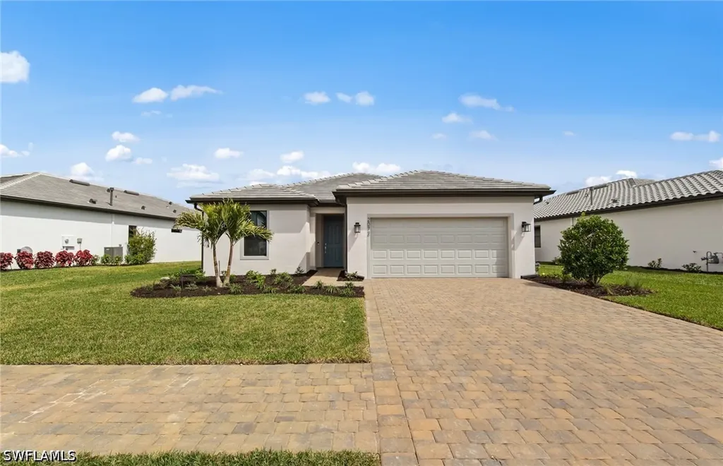 2072 Freemont Way Naples FL 34120