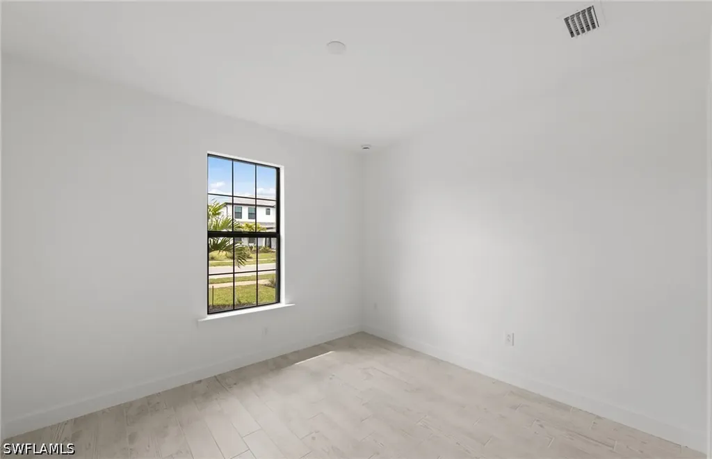2072 Freemont Way Naples FL 34120