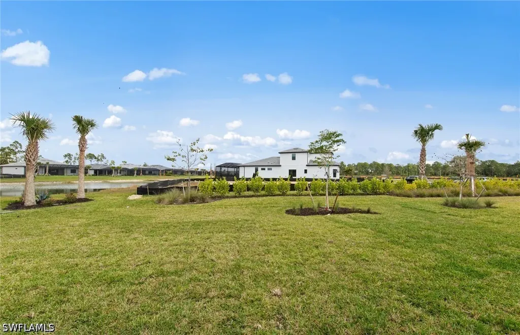 2072 Freemont Way Naples FL 34120