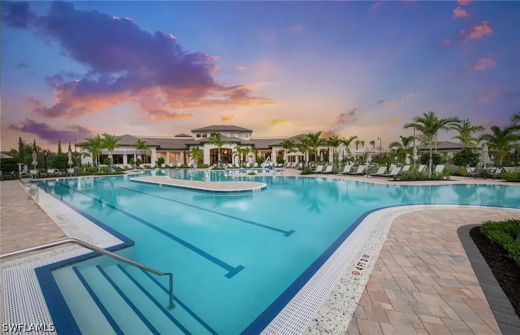 2072 Freemont Way Naples FL 34120