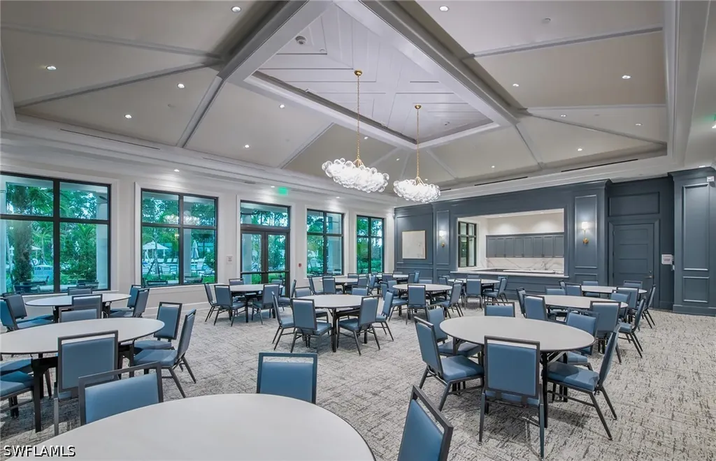 2072 Freemont Way Naples FL 34120