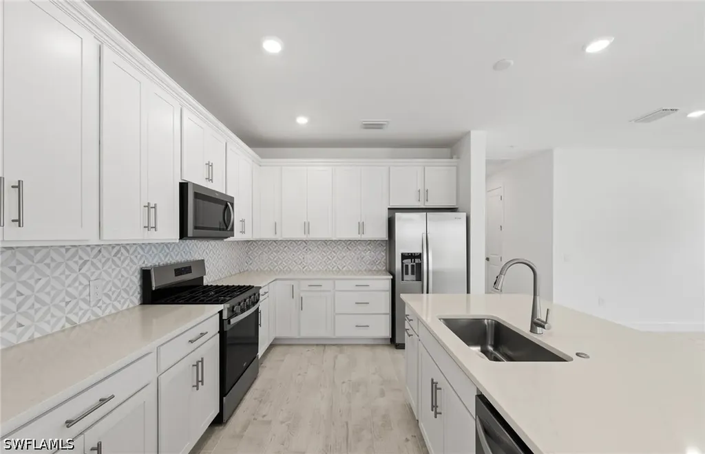 2072 Freemont Way Naples FL 34120