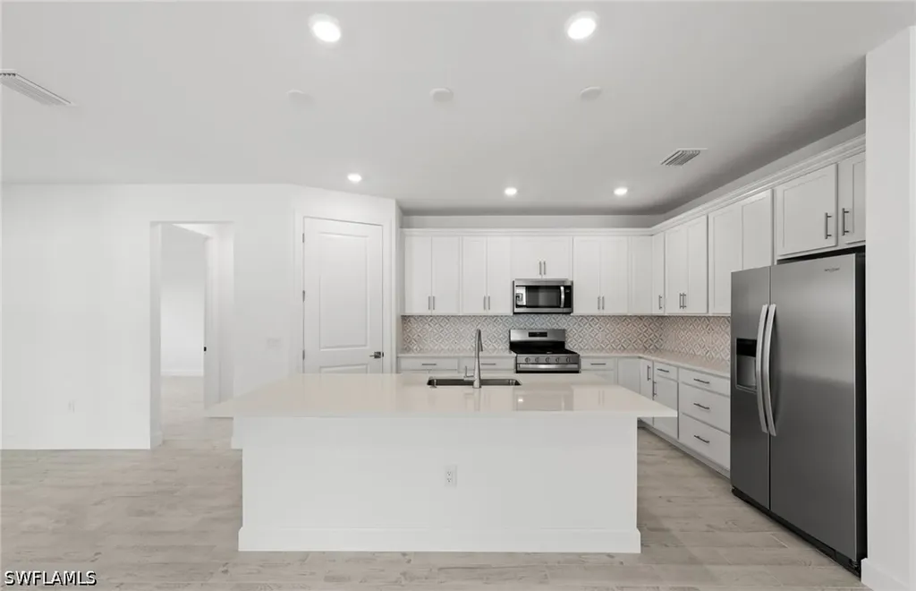2072 Freemont Way Naples FL 34120