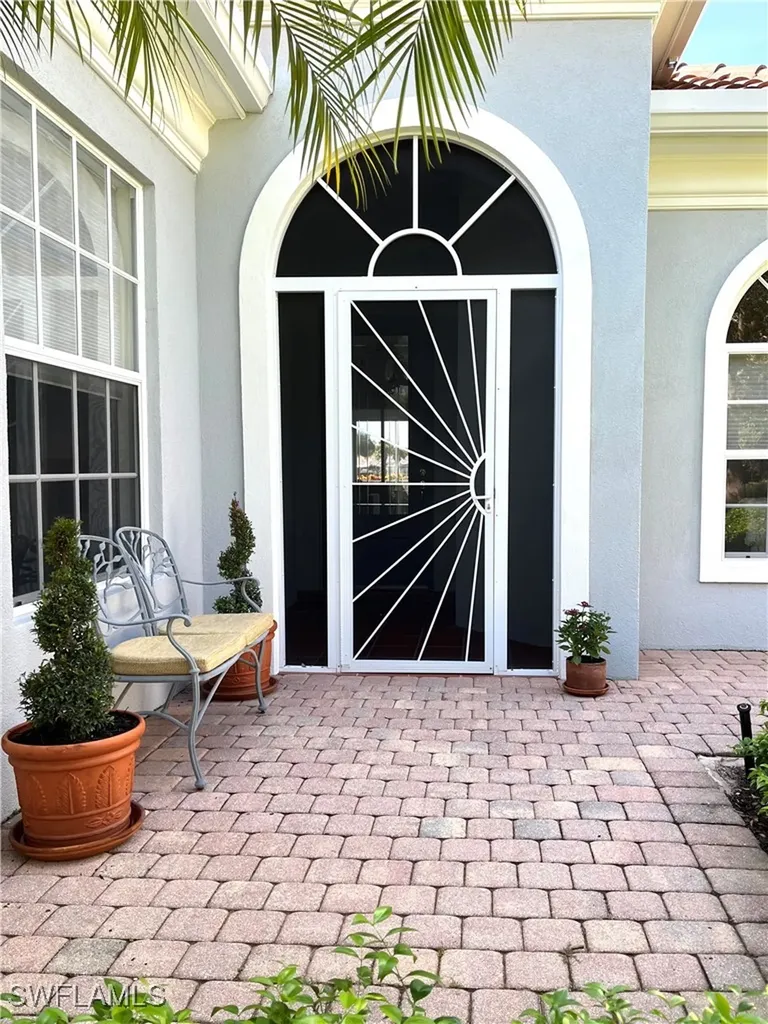 5477 Freeport Lane Naples FL 34119