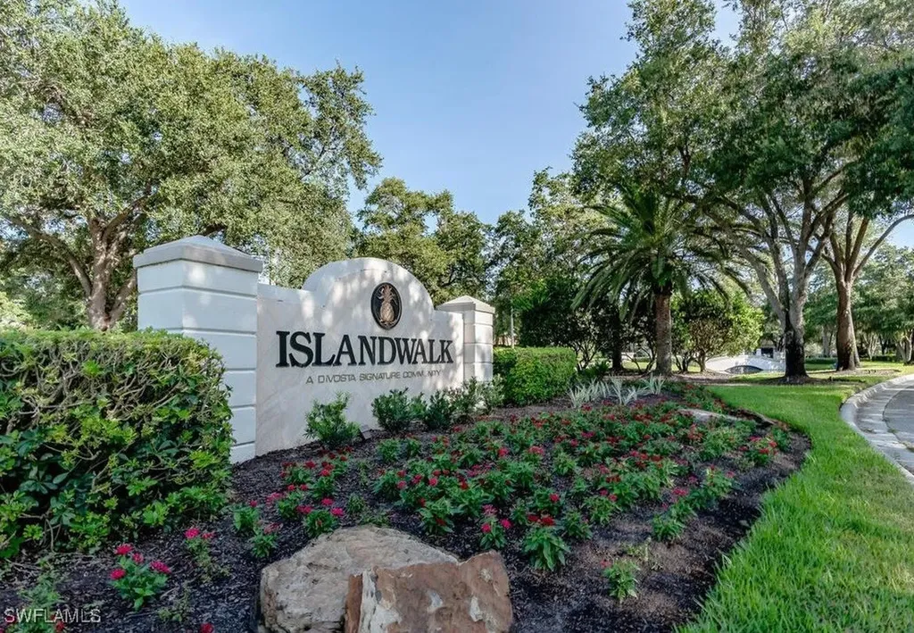 5477 Freeport Lane Naples FL 34119