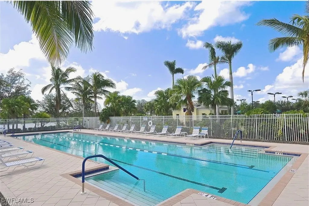 5477 Freeport Lane Naples FL 34119
