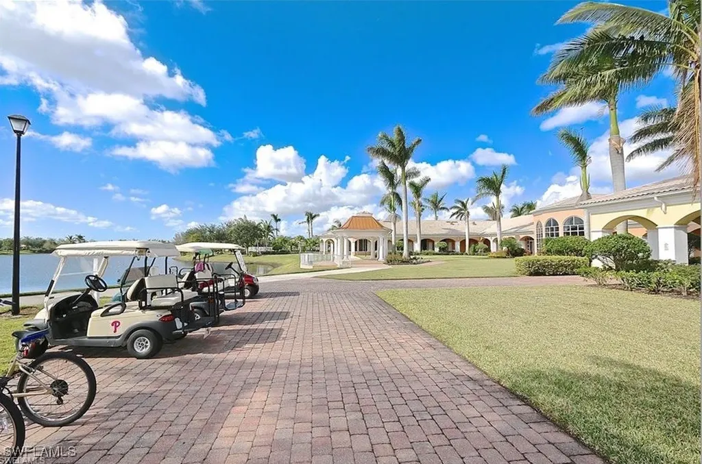 5477 Freeport Lane Naples FL 34119