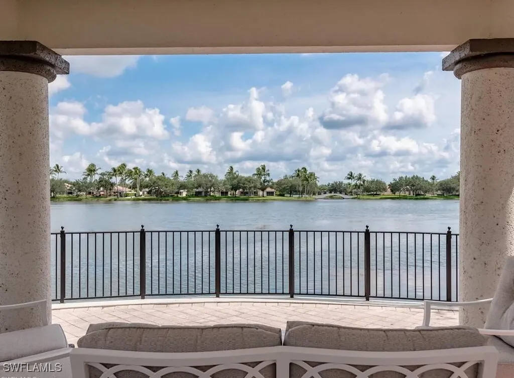 5477 Freeport Lane Naples FL 34119