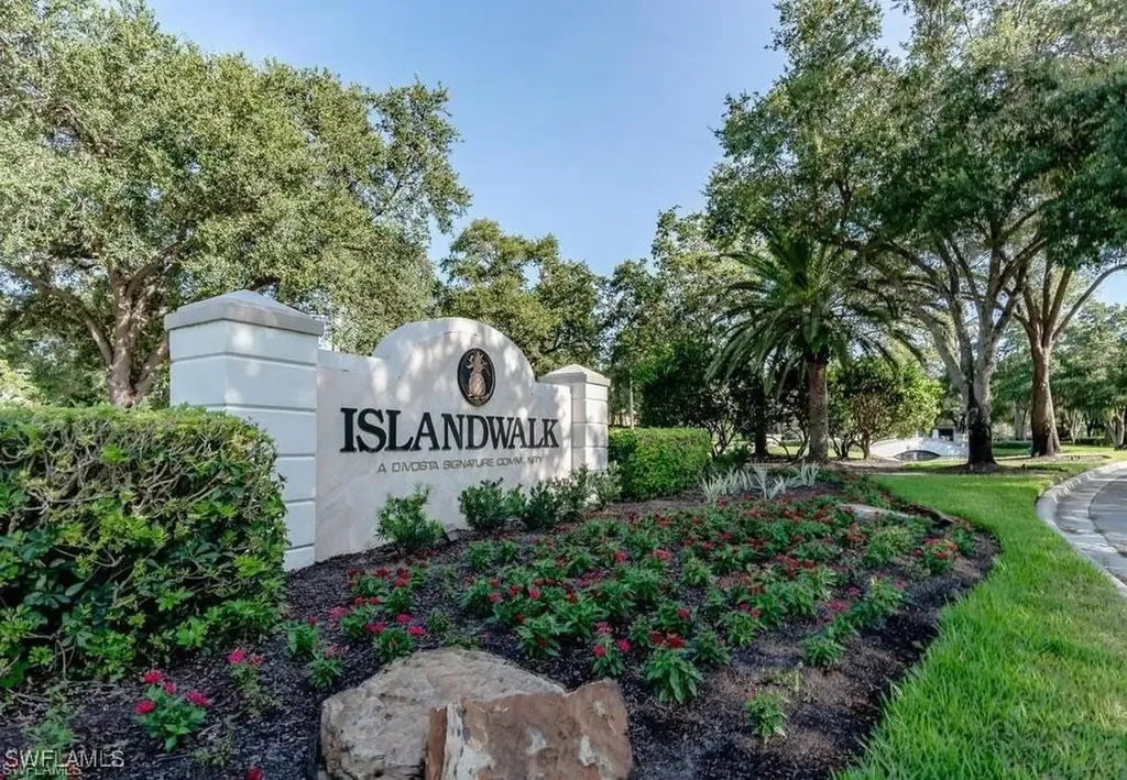 5477 Freeport Lane Naples FL 34119