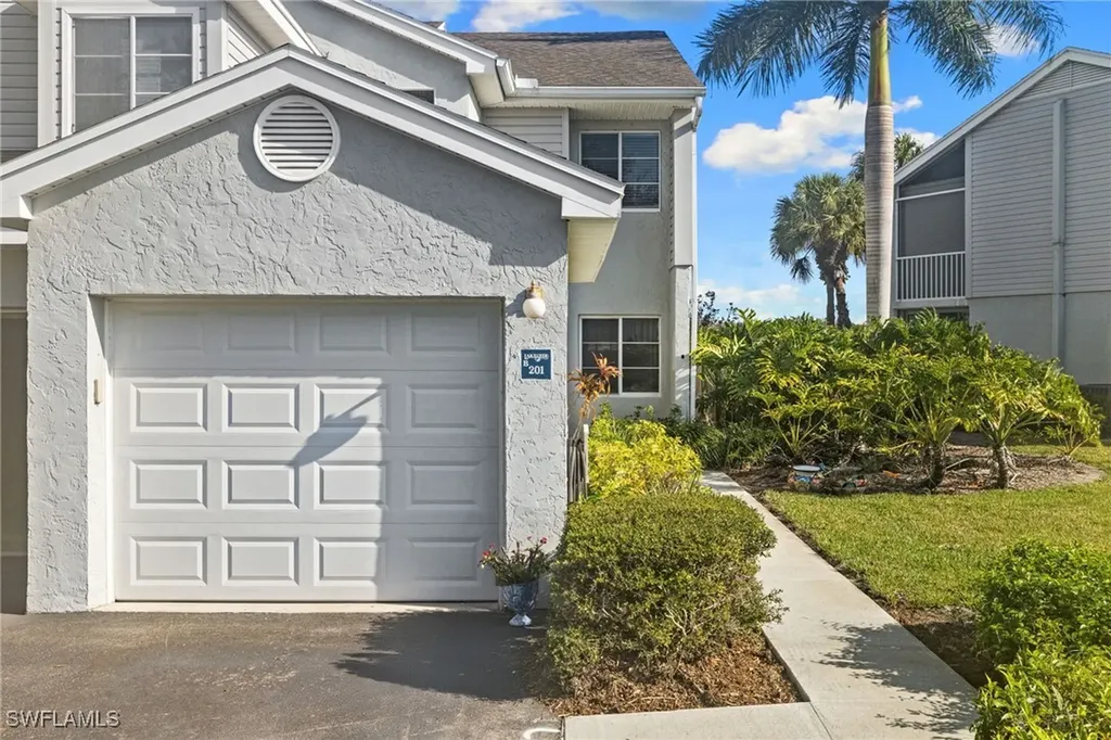 2571 Citrus Lake Drive Naples FL 34109