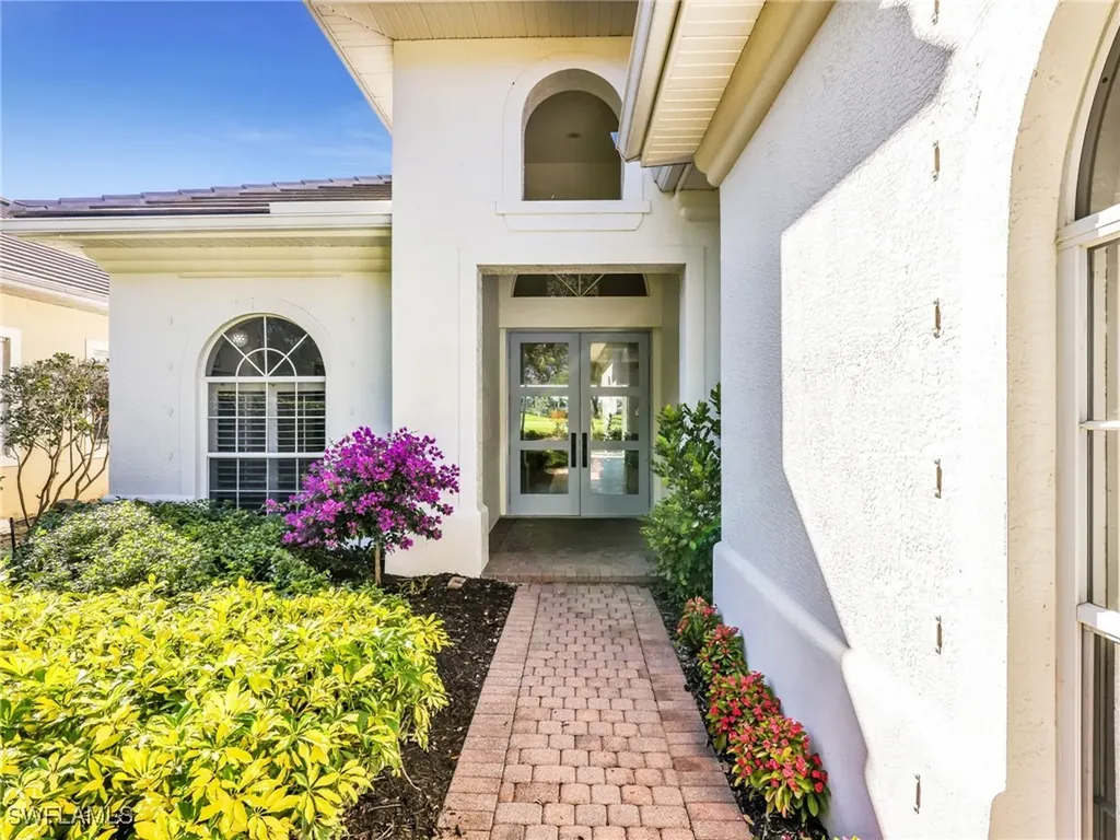 4304 Kensington High Street Naples FL 34105