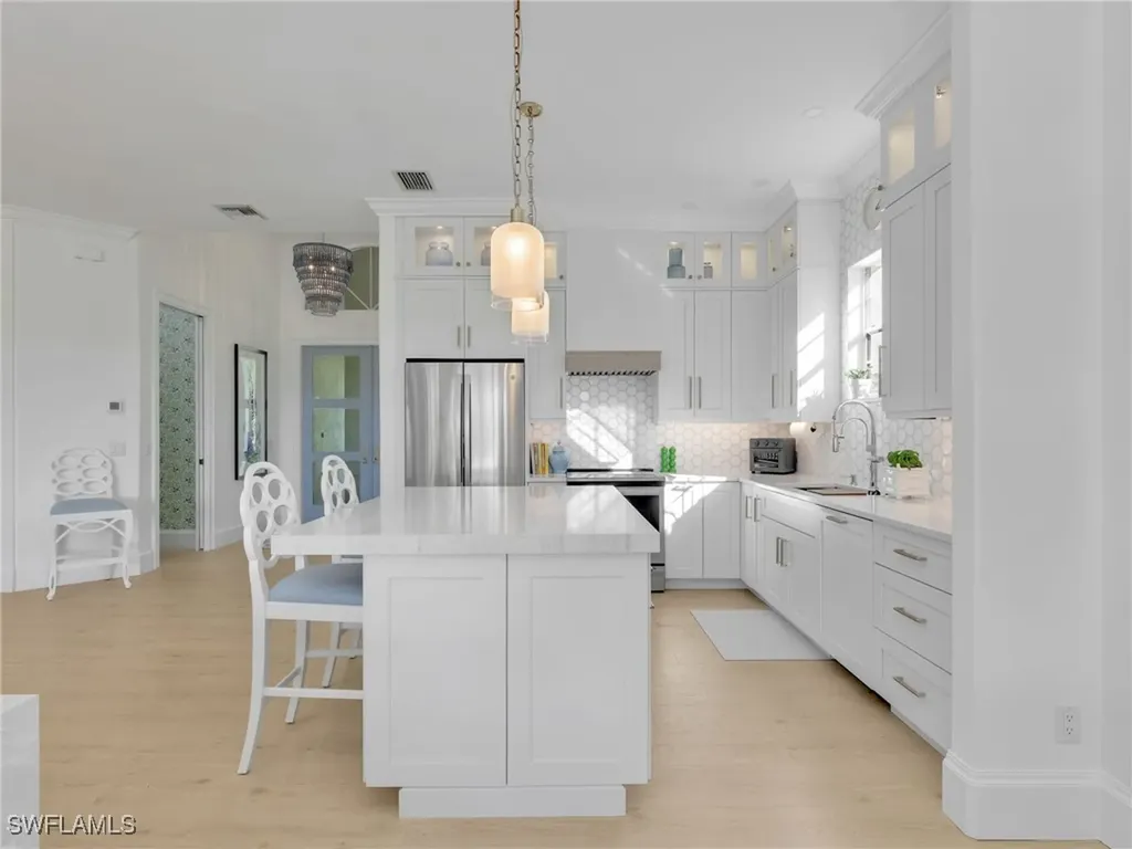 4304 Kensington High Street Naples FL 34105