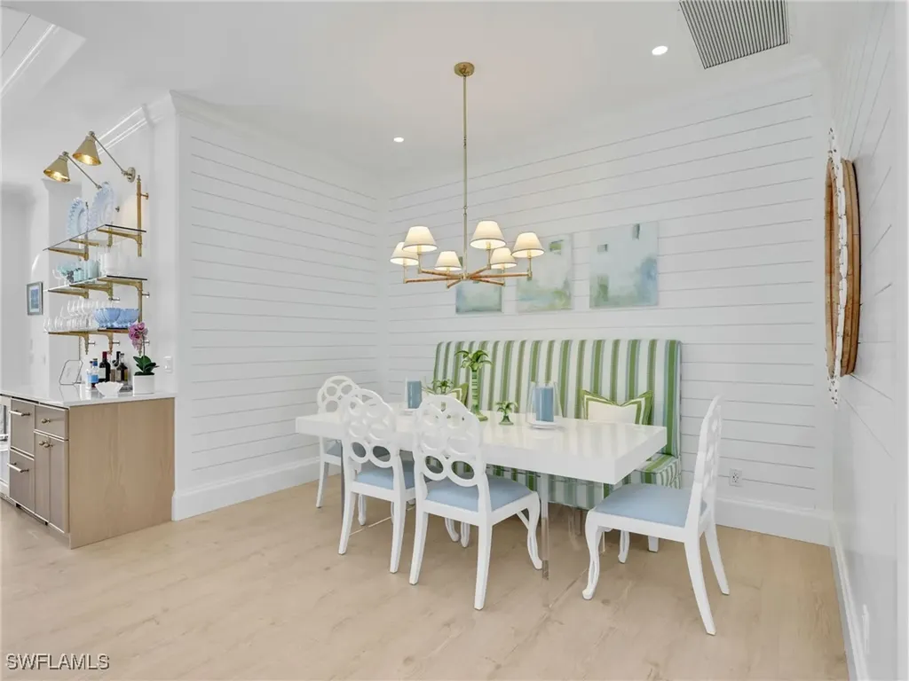 4304 Kensington High Street Naples FL 34105
