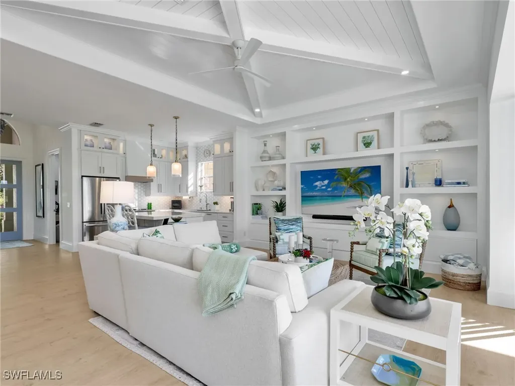 4304 Kensington High Street Naples FL 34105