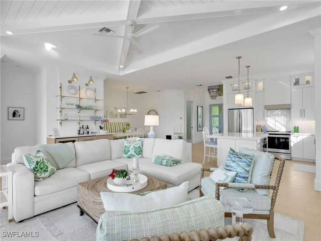 4304 Kensington High Street Naples FL 34105