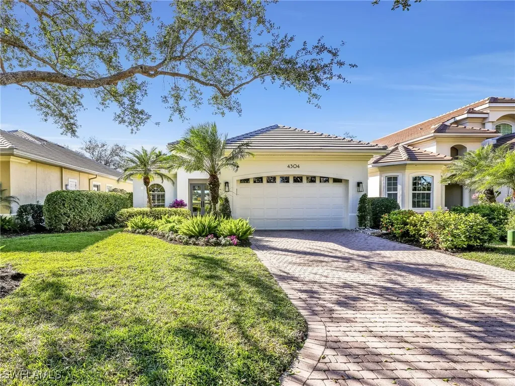 4304 Kensington High Street Naples FL 34105