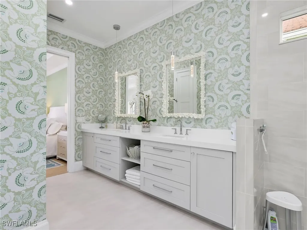 4304 Kensington High Street Naples FL 34105