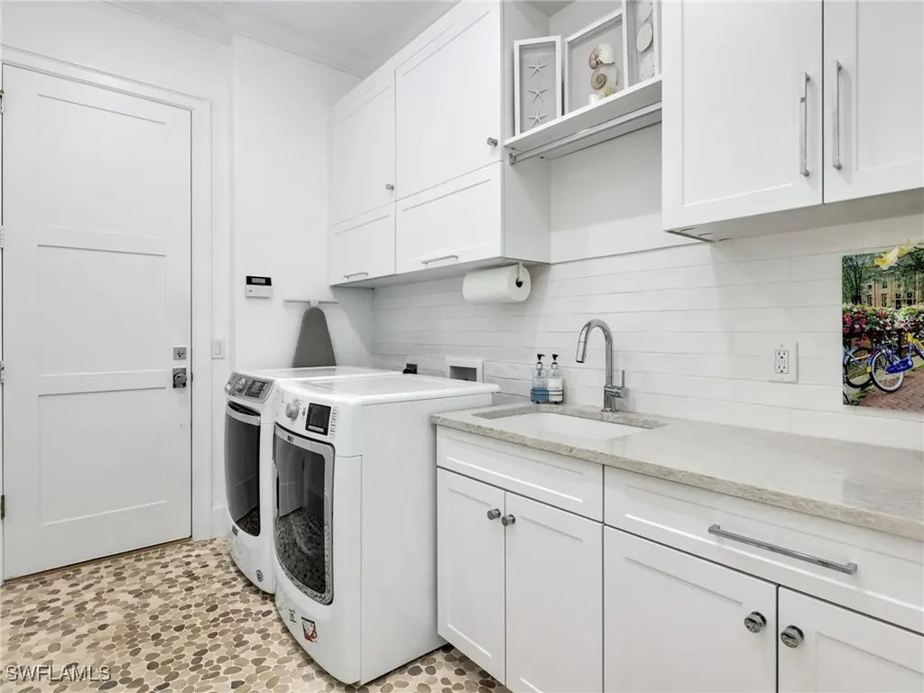 4304 Kensington High Street Naples FL 34105