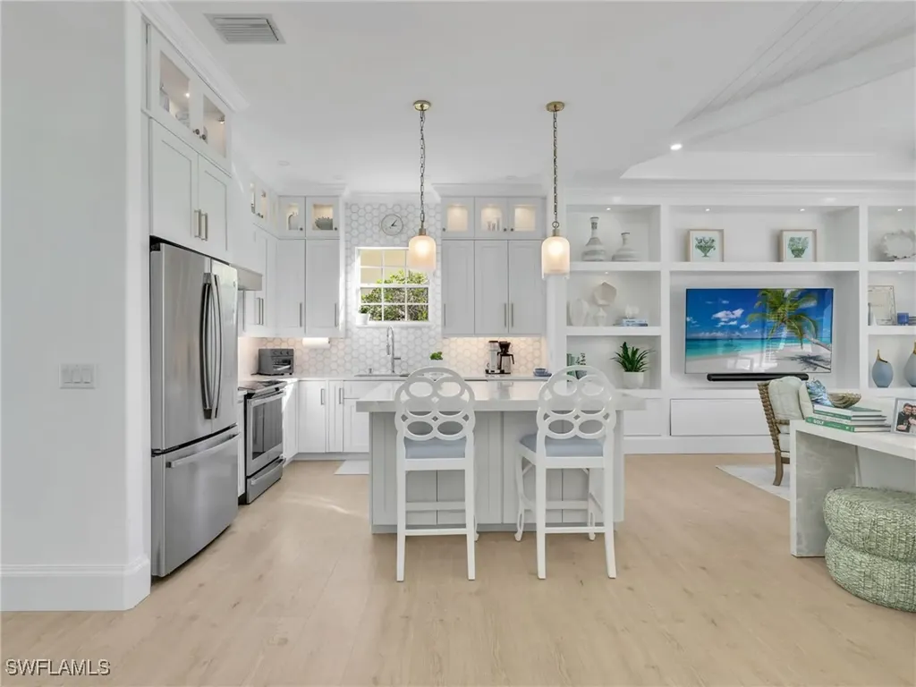 4304 Kensington High Street Naples FL 34105