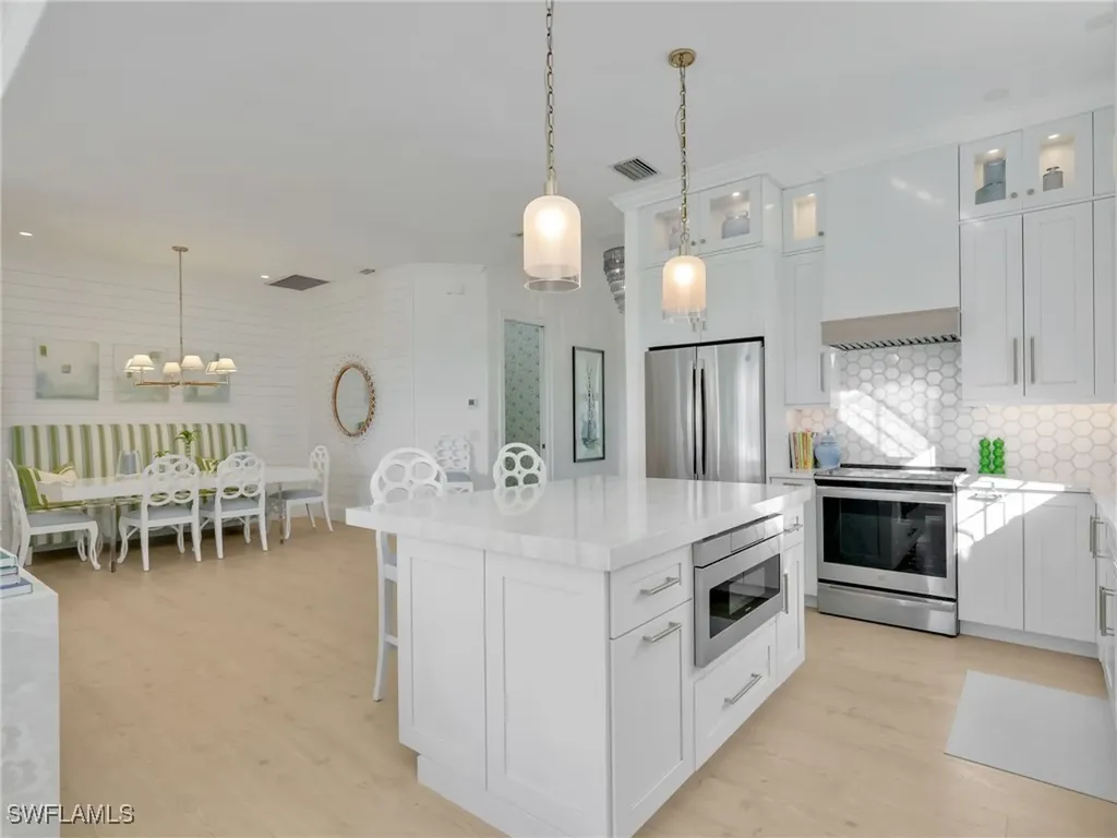 4304 Kensington High Street Naples FL 34105