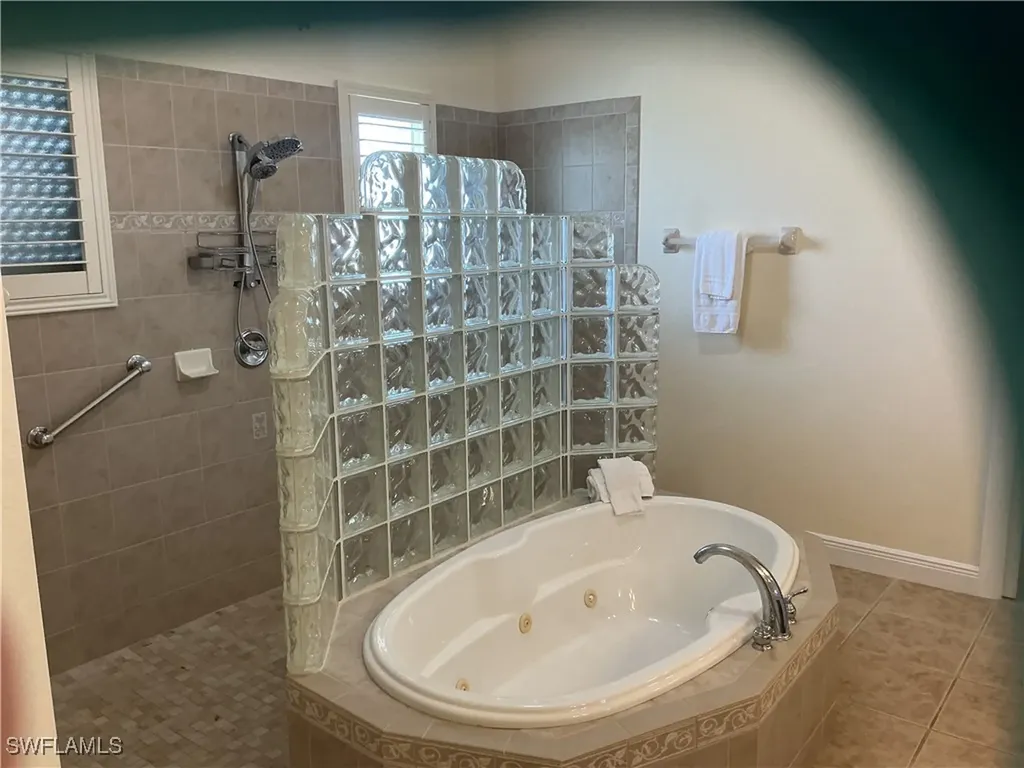 2605 Beach Parkway W Cape Coral FL 33914