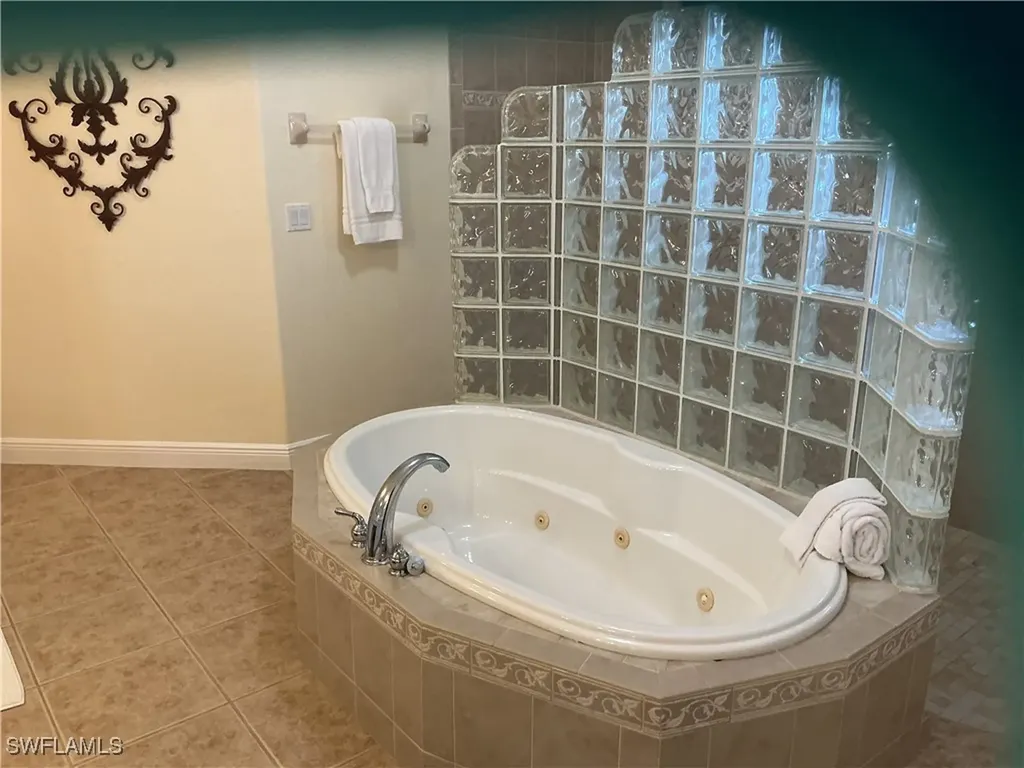 2605 Beach Parkway W Cape Coral FL 33914